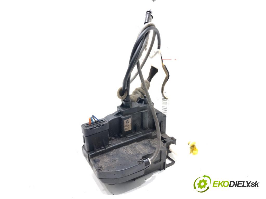 NISSAN QASHQAI / QASHQAI +2 I (J10, NJ10, JJ10E) 2006 - 2014    2.0 104 kW [141 KM] benzyna 2007 - 2013  zámok dveře levý přední část 