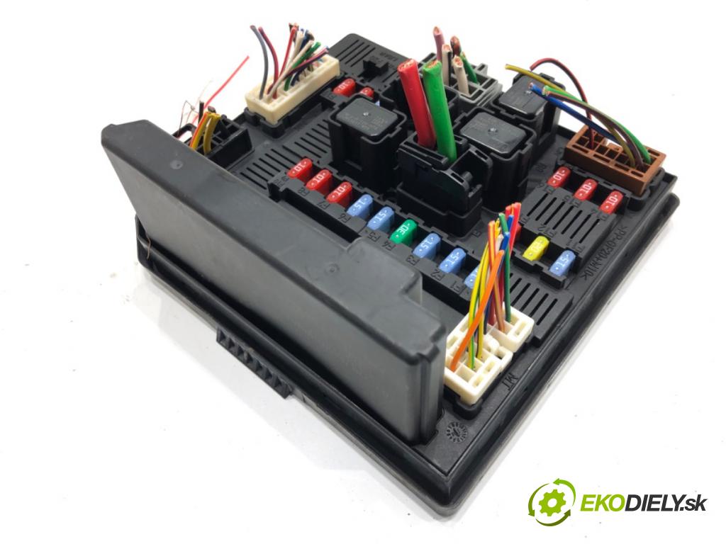 NISSAN QASHQAI / QASHQAI +2 I (J10, NJ10, JJ10E) 2006 - 2014    2.0 104 kW [141 KM] benzyna 2007 - 2013  modul BSI 284B7-JD000 (Pojistkové skříňky)