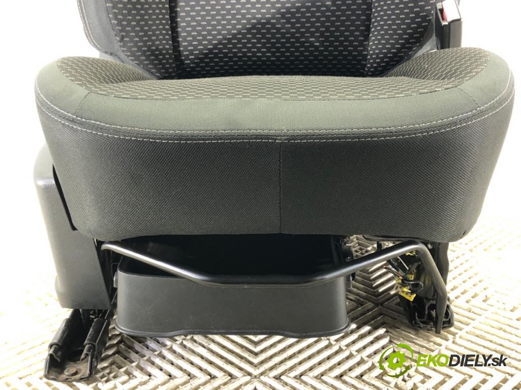 NISSAN QASHQAI / QASHQAI +2 I (J10, NJ10, JJ10E) 2006 - 2014    2.0 104 kW [141 KM] benzyna 2007 - 2013  Sedadlo pravy predný
