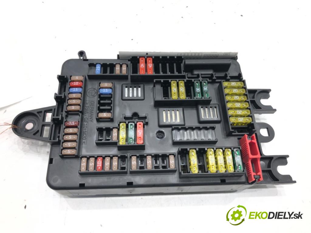 BMW 3 Gran Turismo (F34) 2012 - 2022    320 i 135 kW [184 KM] benzyna 2013 - 2016  skříňka poistková 9261110 (Pojistkové skříňky)