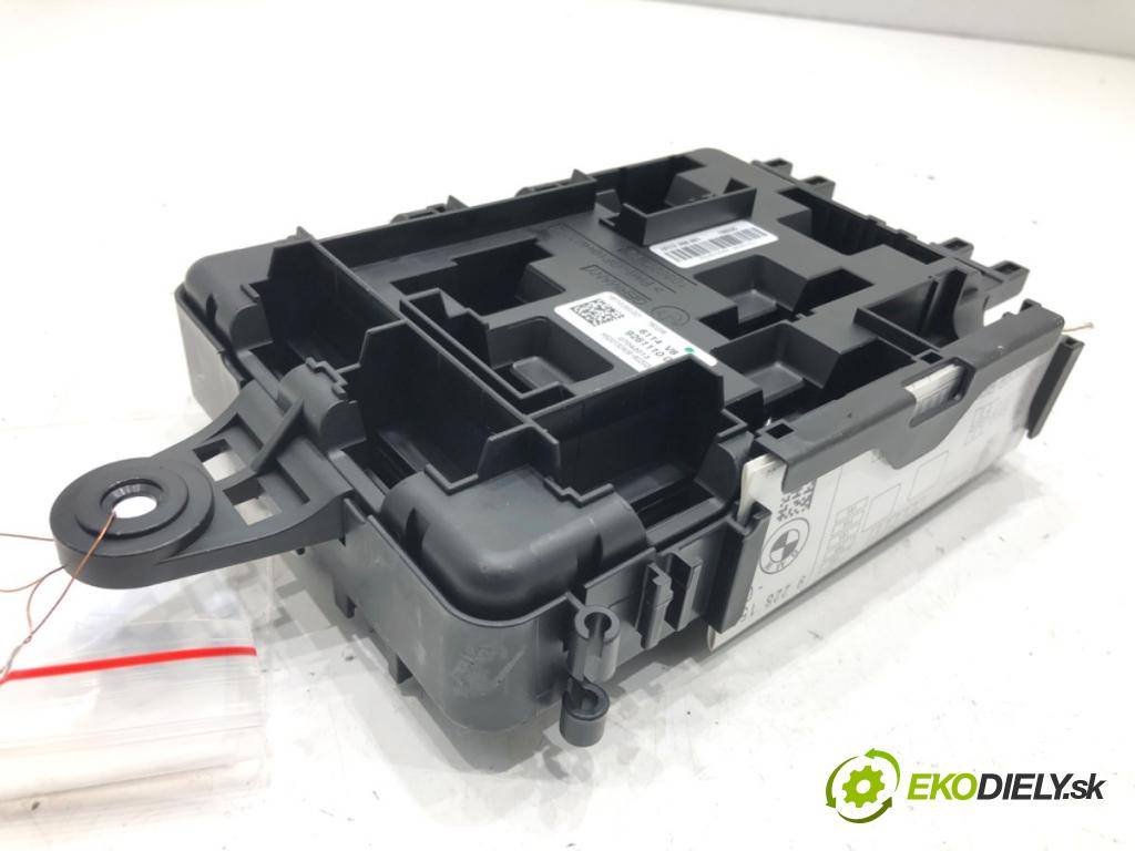 BMW 3 Gran Turismo (F34) 2012 - 2022    320 i 135 kW [184 KM] benzyna 2013 - 2016  skříňka poistková 9261110 (Pojistkové skříňky)