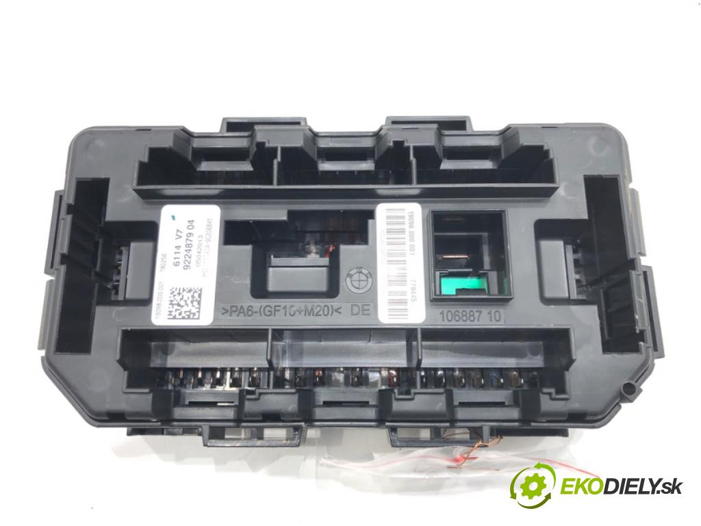 BMW 3 Gran Turismo (F34) 2012 - 2022    320 i 135 kW [184 KM] benzyna 2013 - 2016  skříňka poistková 9224879 (Pojistkové skříňky)