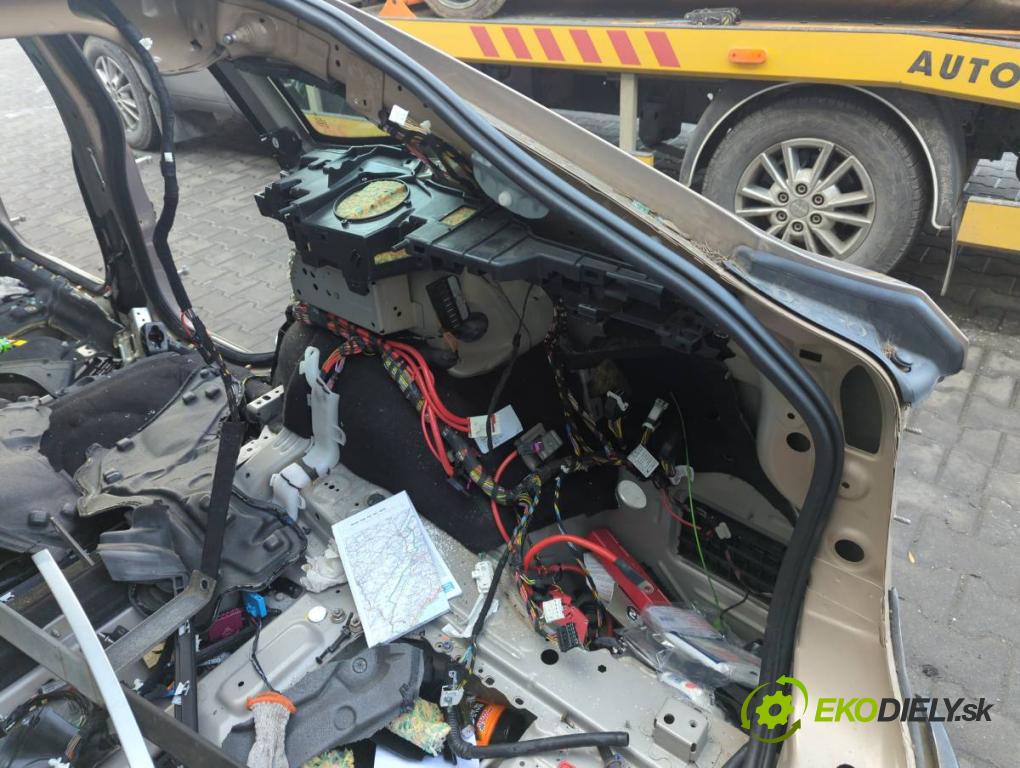 BMW 3 Gran Turismo (F34) 2012 - 2022    320 i 135 kW [184 KM] benzyna 2013 - 2016  KAROSERIA ČTVRŤÁK blatník zadní část levý pravý práh střecha PODŁUŻNICA levý pravý