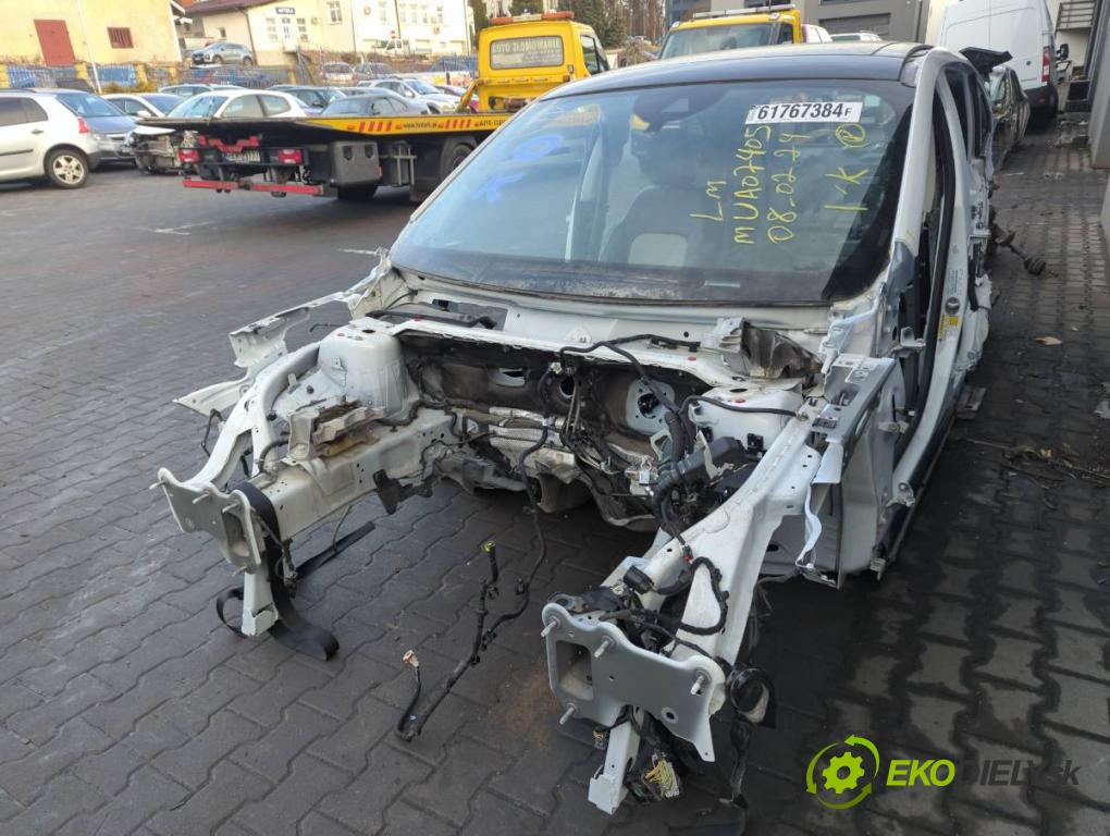 FORD USA ESCAPE IV 2019 - 2024    2.0 B 184kW (250 KM)  KAROSERIA ČTVRŤÁK zadní část pravý střecha práh