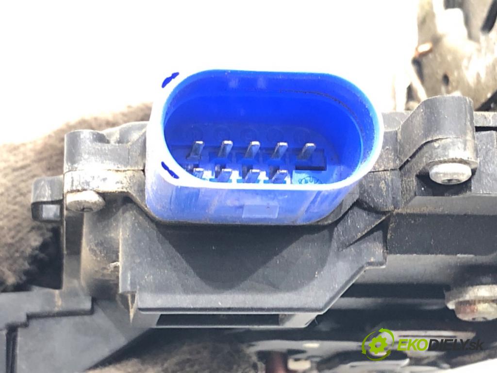 VW TOUAREG (7LA, 7L6, 7L7) 2002 - 2013    3.0 TDI 155 kW [211 KM] olej napędowy 2006 - 2010  zámok dveře levý zadní část 3D4839015K