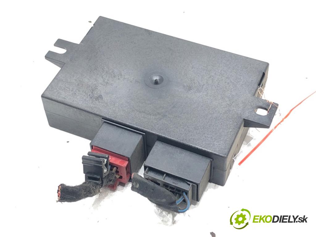 VW TOUAREG (7LA, 7L6, 7L7) 2002 - 2013    3.0 TDI 155 kW [211 KM] olej napędowy 2006 - 2010  Modul ťažného oka 7L0907383G (Ostatné)