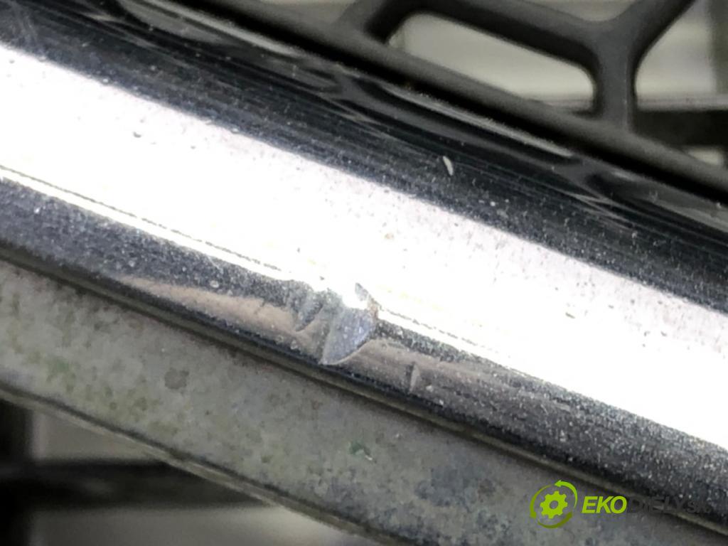 VW TOUAREG (7LA, 7L6, 7L7) 2002 - 2013    3.0 TDI 155 kW [211 KM] olej napędowy 2006 - 2010  mřížka maska  (Mřížky (masky) chladičů)