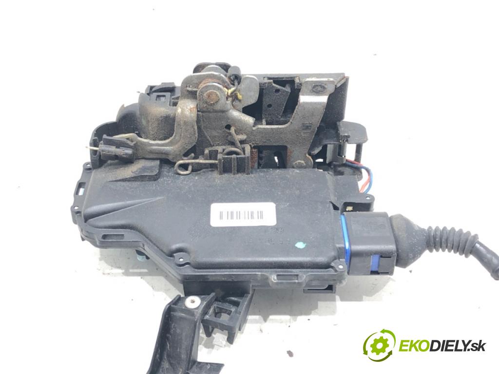 VW TOUAREG (7LA, 7L6, 7L7) 2002 - 2013    3.0 TDI 155 kW [211 KM] olej napędowy 2006 - 2010  zámok dveře levý přední část 3D1837015AB
