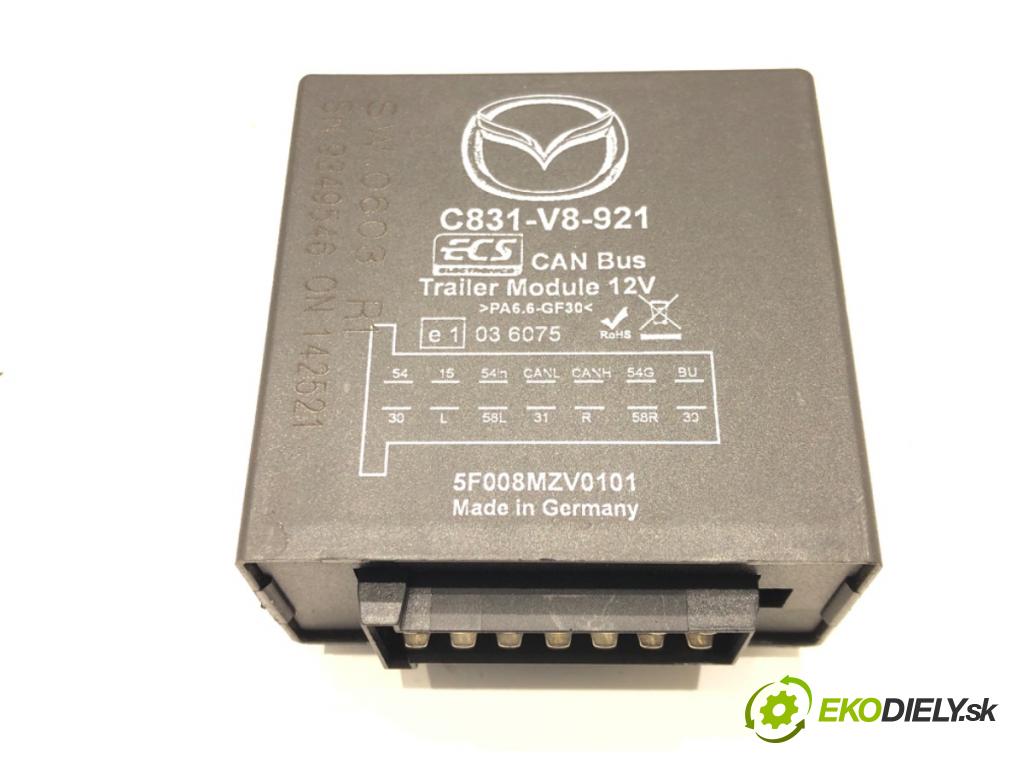 MAZDA CX-5 (KE, GH) 2011 - 2017    2.2 D 4WD (KE2AW) 129 kW [175 KM] olej napędowy 2012 - 2017  Modul ťažného oka C831-V8-921 (Ostatné)