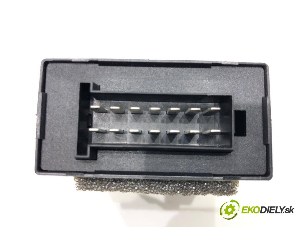 MAZDA CX-5 (KE, GH) 2011 - 2017    2.2 D 4WD (KE2AW) 129 kW [175 KM] olej napędowy 2012 - 2017  Modul ťažného oka C831-V8-921 (Ostatné)