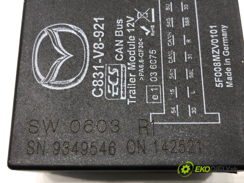 MAZDA CX-5 (KE, GH) 2011 - 2017    2.2 D 4WD (KE2AW) 129 kW [175 KM] olej napędowy 2012 - 2017  Modul ťažného oka C831-V8-921 (Ostatné)