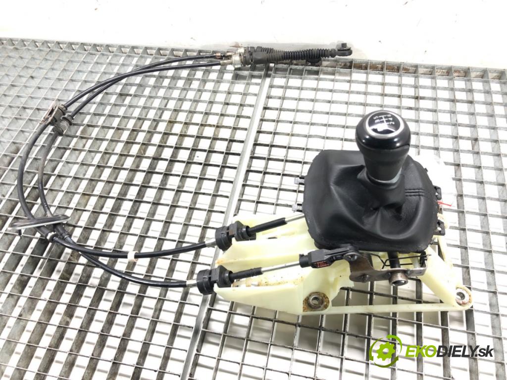 MAZDA CX-5 (KE, GH) 2011 - 2017    2.2 D 4WD (KE2AW) 129 kW [175 KM] olej napędowy 2012 - 2017  Kulisa KE40B (Rýchlostné páky / kulisy)