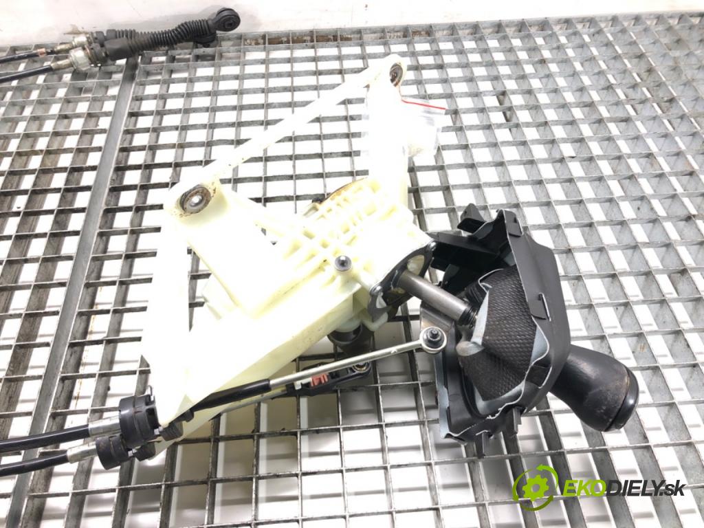 MAZDA CX-5 (KE, GH) 2011 - 2017    2.2 D 4WD (KE2AW) 129 kW [175 KM] olej napędowy 2012 - 2017  Kulisa KE40B (Rýchlostné páky / kulisy)