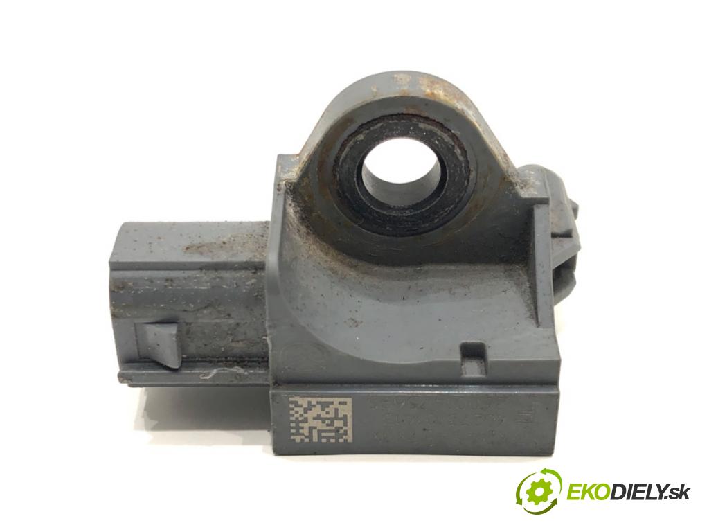 MAZDA CX-5 (KE, GH) 2011 - 2017    2.2 D 4WD (KE2AW) 129 kW [175 KM] olej napędowy 2012 - 2017  Snímač nárazu KD45-57K1X (Snímače nárazu)