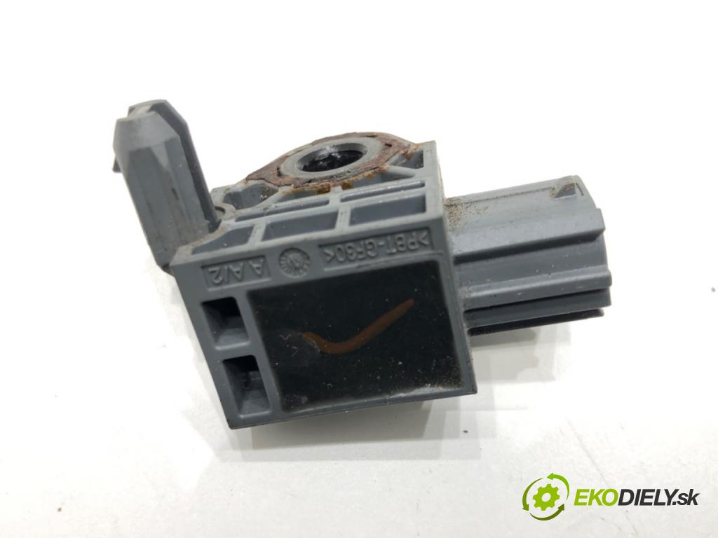 MAZDA CX-5 (KE, GH) 2011 - 2017    2.2 D 4WD (KE2AW) 129 kW [175 KM] olej napędowy 2012 - 2017  Snímač nárazu KD45-57K1X (Snímače nárazu)