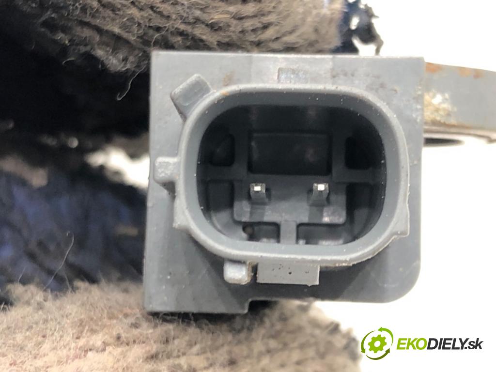 MAZDA CX-5 (KE, GH) 2011 - 2017    2.2 D 4WD (KE2AW) 129 kW [175 KM] olej napędowy 2012 - 2017  Snímač nárazu KD45-57K1X (Snímače nárazu)