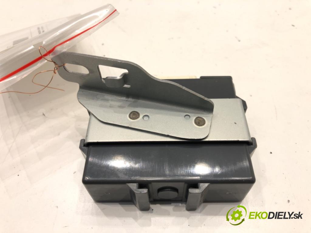 MAZDA CX-5 (KE, GH) 2011 - 2017    2.2 D 4WD (KE2AW) 129 kW [175 KM] olej napędowy 2012 - 2017  Modul PDC KF01-67UU0 (Ostatné)