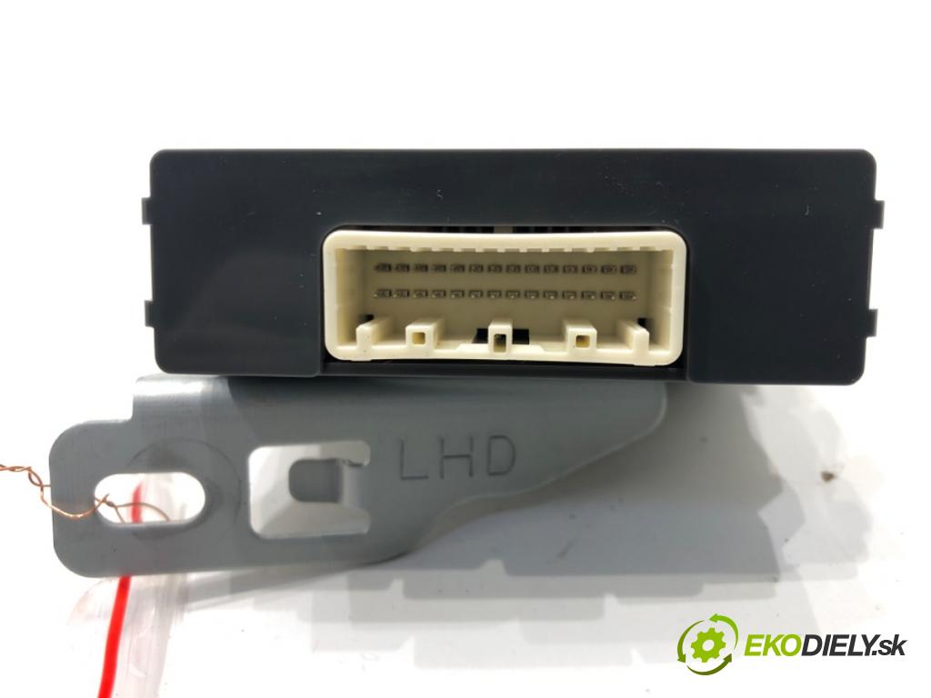 MAZDA CX-5 (KE, GH) 2011 - 2017    2.2 D 4WD (KE2AW) 129 kW [175 KM] olej napędowy 2012 - 2017  Modul PDC KF01-67UU0 (Ostatné)