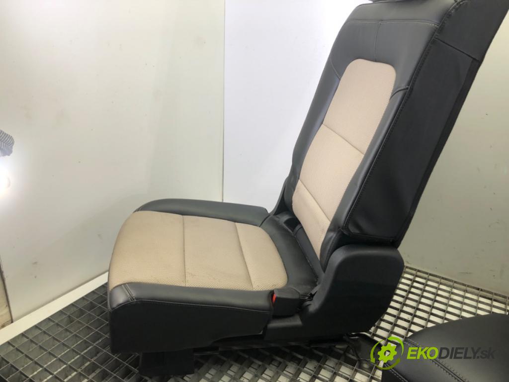 FORD USA ESCAPE IV 2019 - 2024    2.0 B 184kW (250 KM)  Sedadlo druhý rad