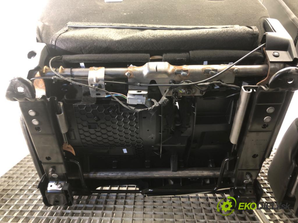 FORD USA ESCAPE IV 2019 - 2024    2.0 B 184kW (250 KM)  Sedadlo druhý rad