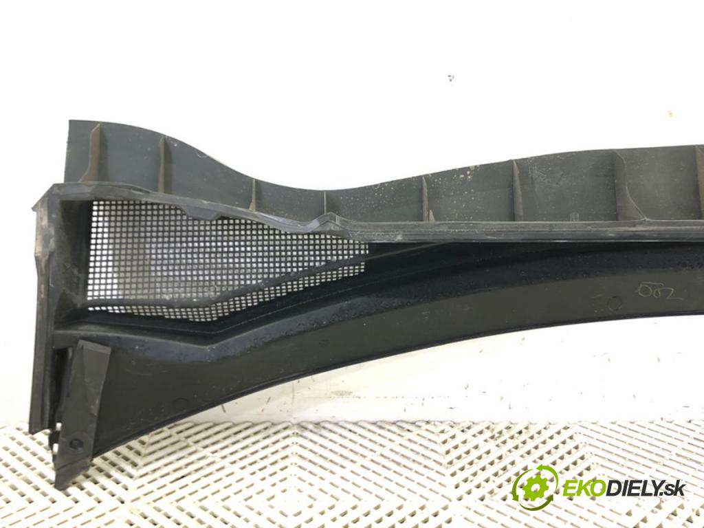 FORD USA ESCAPE IV  2021 184 kW 2.0 B 184kW (250 KM) 1999 Torpédo, plast pod čelné okno LJ6B-S02216-AFW (Torpédo (plast pod čelným sklom))