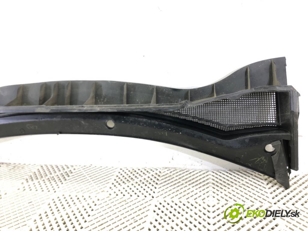 FORD USA ESCAPE IV  2021 184 kW 2.0 B 184kW (250 KM) 1999 Torpédo, plast pod čelné okno LJ6B-S02216-AFW (Torpédo (plast pod čelným sklom))