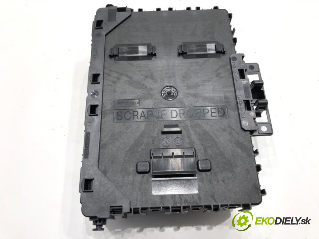 FORD USA ESCAPE IV 2019 - 2024    2.0 B 184kW (250 KM)  skříňka poistková LU5T-15604-CCDD (Pojistkové skříňky)