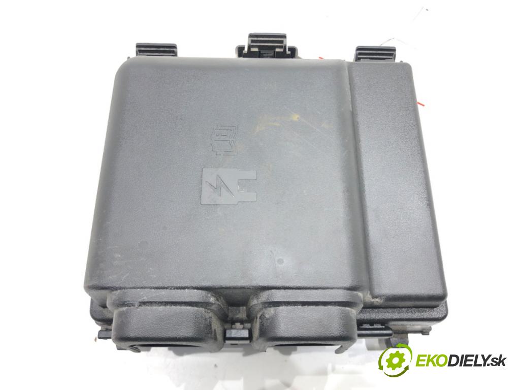 FORD USA ESCAPE IV 2019 - 2024    2.0 B 184kW (250 KM)  skříňka poistková LX6T-14D068-NAC (Pojistkové skříňky)