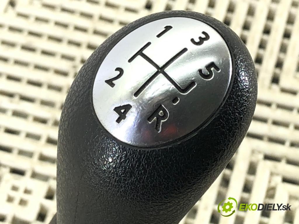 DACIA DUSTER (HS_) 2010 - 2018    1.6 16V 77 kW [105 KM] benzyna 2010 - 2018  Kulisa 8200760429D (Rýchlostné páky / kulisy)