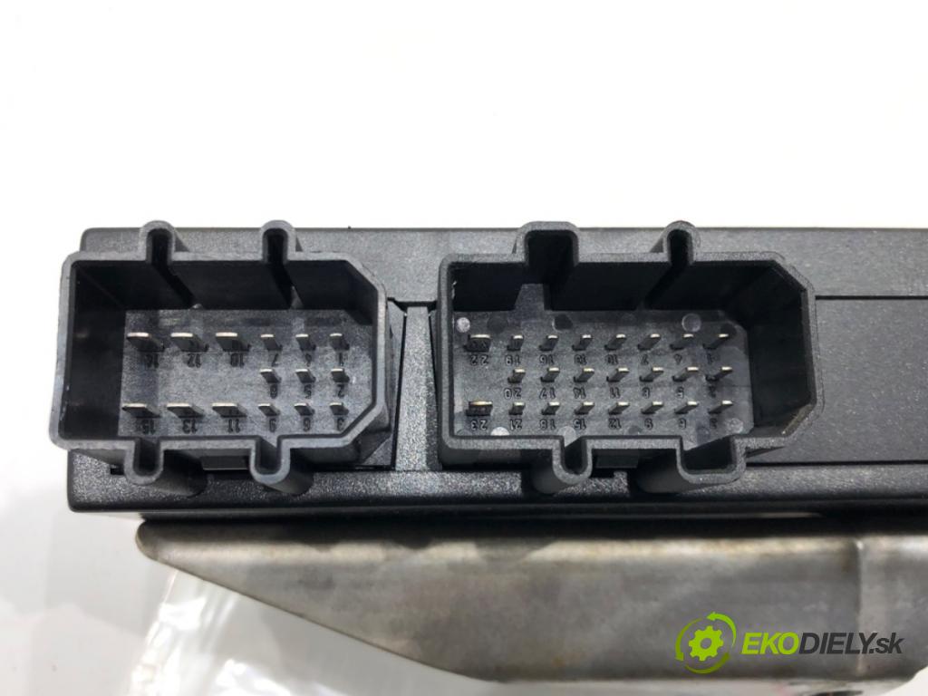 VW GOLF IV (1J1) 1997 - 2008    1.4 16V 55 kW [75 KM] benzyna 1997 - 2004  Modul komfortu 1C0959799B (Moduly komfortu)