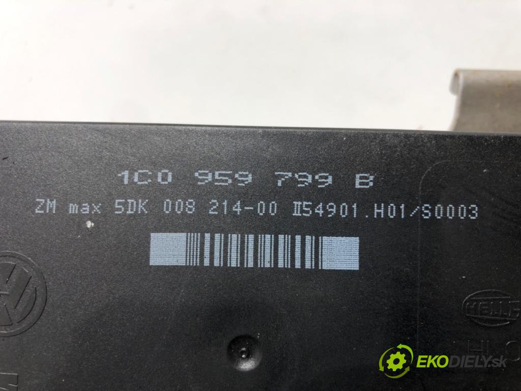 VW GOLF IV (1J1) 1997 - 2008    1.4 16V 55 kW [75 KM] benzyna 1997 - 2004  Modul komfortu 1C0959799B (Moduly komfortu)