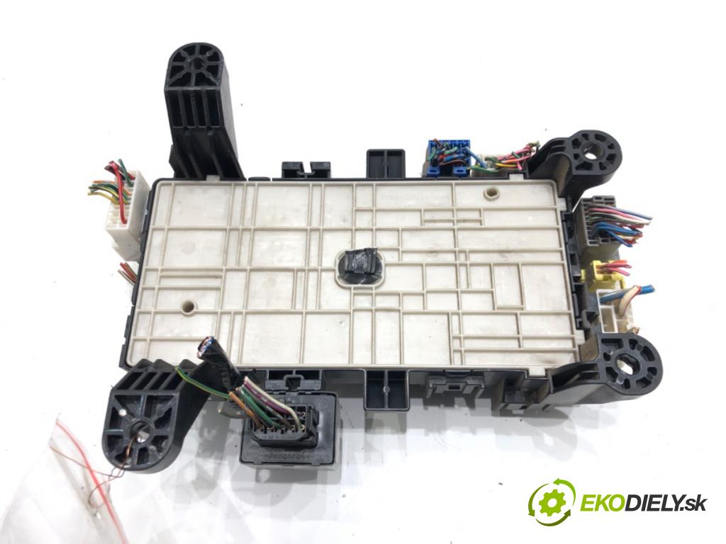 SUZUKI GRAND VITARA II (JT, TE, TD) 2005 - 2022    2.0 Napęd na wszystkie koła (TD54, JB420) 103 kW [140 KM] benzyna 2005 - 2015  modul BSI  (Pojistkové skříňky)
