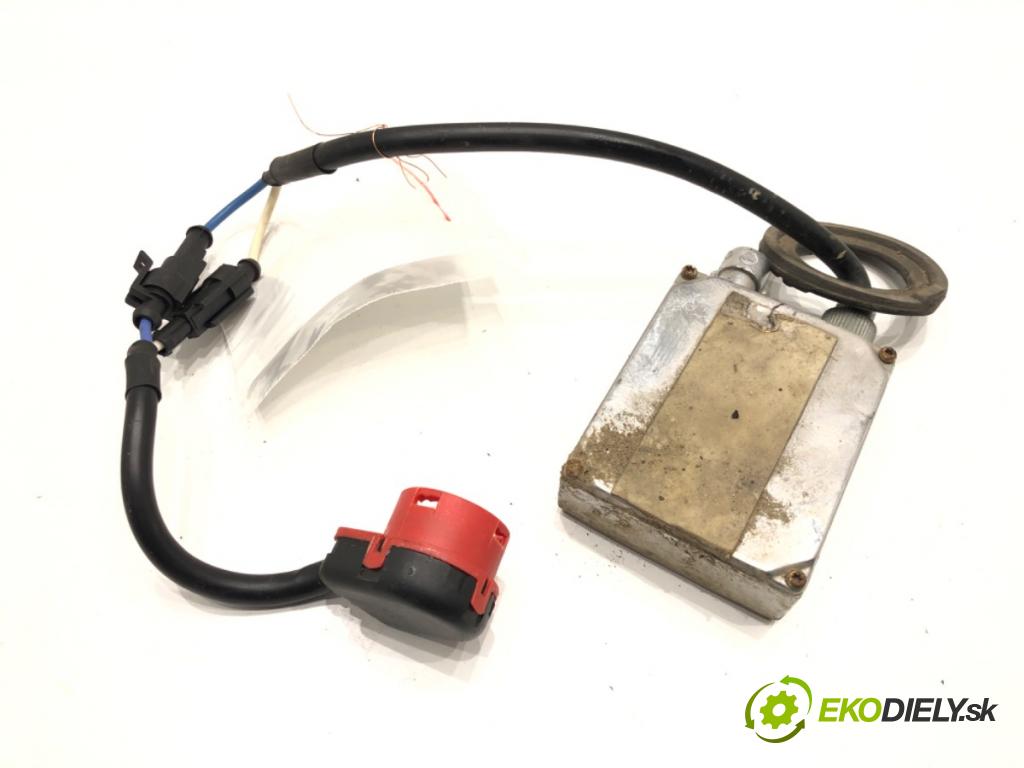 SUZUKI GRAND VITARA II (JT, TE, TD) 2005 - 2022    2.0 Napęd na wszystkie koła (TD54, JB420) 103 kW [140 KM] benzyna 2005 - 2015  Menič XENON  (Riadiace jednotky xenónu)