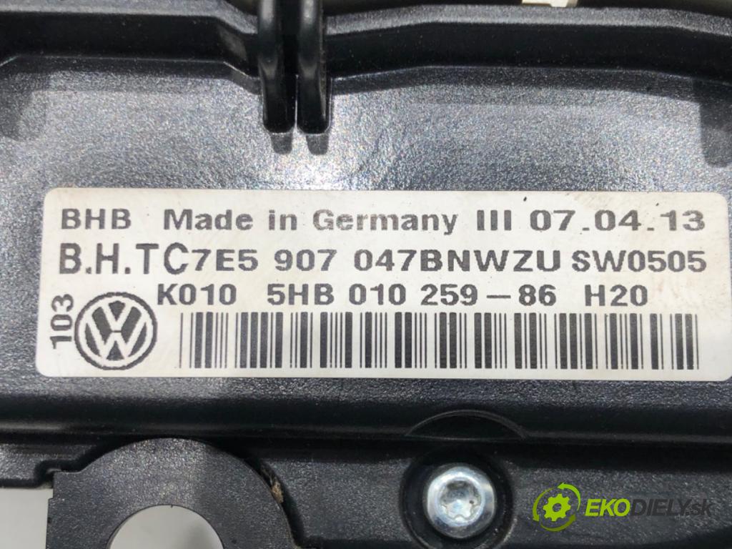 VW TRANSPORTER V Autobus (7HB, 7HJ, 7EB, 7EJ) 2003 - 2015    2.0 TDI 84 kW [114 KM] olej napędowy 2011 - 2015  Panel ovládania kúrenia 7E5907047BN (Prepínače, spínače, tlačidlá a ovládače kúrenia)