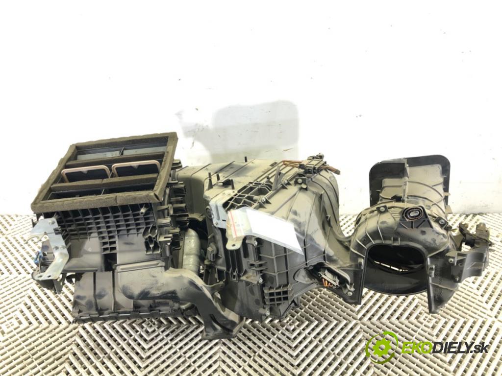 VW TRANSPORTER V Autobus (7HB, 7HJ, 7EB, 7EJ) 2003 - 2015    2.0 TDI 84 kW [114 KM] olej napędowy 2011 - 2015  topné těleso radiátor topení 7E1820005K (Radiátory topení)