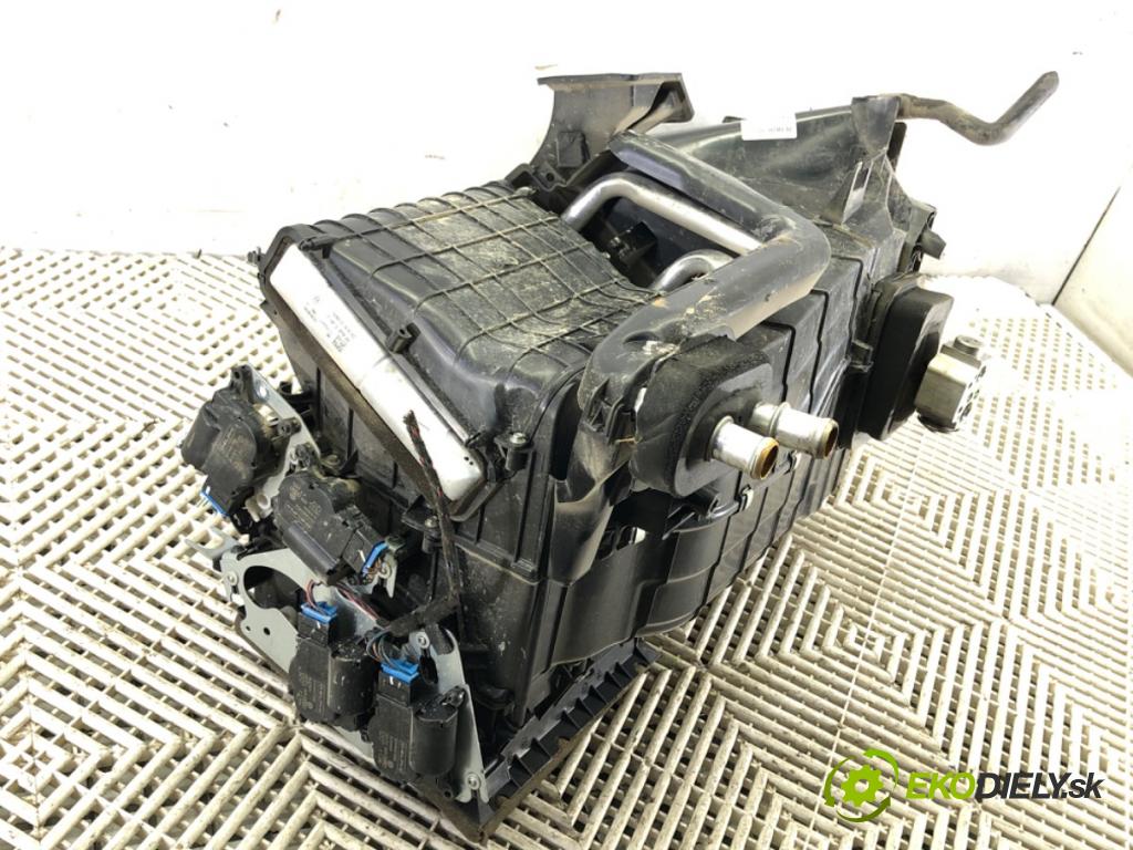 VW TRANSPORTER V Autobus (7HB, 7HJ, 7EB, 7EJ) 2003 - 2015    2.0 TDI 84 kW [114 KM] olej napędowy 2011 - 2015  topné těleso radiátor topení 7E1820005K (Radiátory topení)