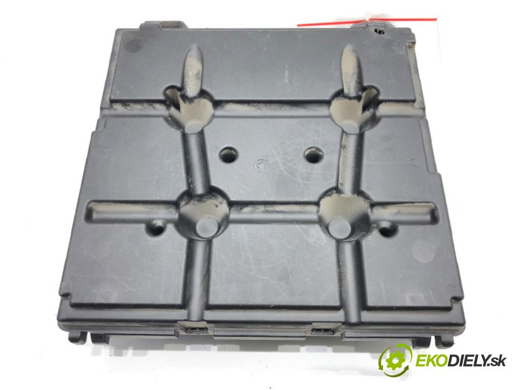 VW TRANSPORTER V Autobus (7HB, 7HJ, 7EB, 7EJ) 2003 - 2015    2.0 TDI 84 kW [114 KM] olej napędowy 2011 - 2015  Modul komfortu 7H0937090 (Moduly komfortu)