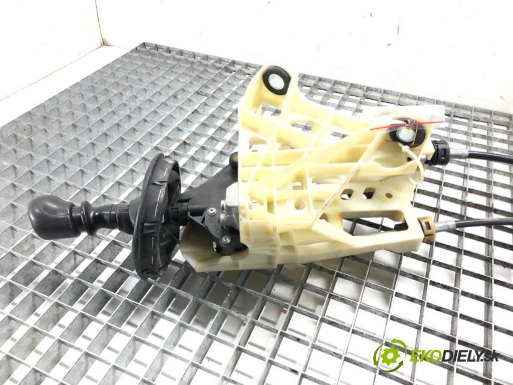 VW TRANSPORTER V Autobus (7HB, 7HJ, 7EB, 7EJ) 2003 - 2015    2.0 TDI 84 kW [114 KM] olej napędowy 2011 - 2015  Kulisa 7H0711113F (Rýchlostné páky / kulisy)