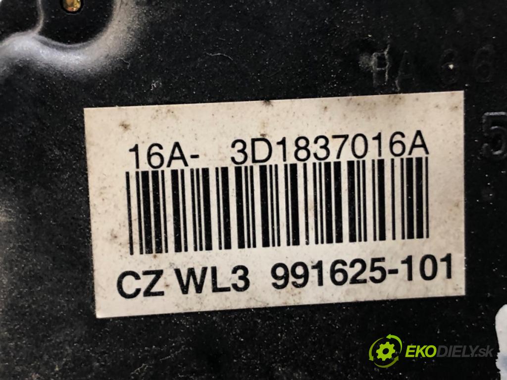 VW TOUAREG (7LA, 7L6, 7L7) 2002 - 2013    5.0 V10 TDI 230 kW [313 KM] olej napędowy 2002 - 2010  zámok dveře pravý přední část 3D1837016A