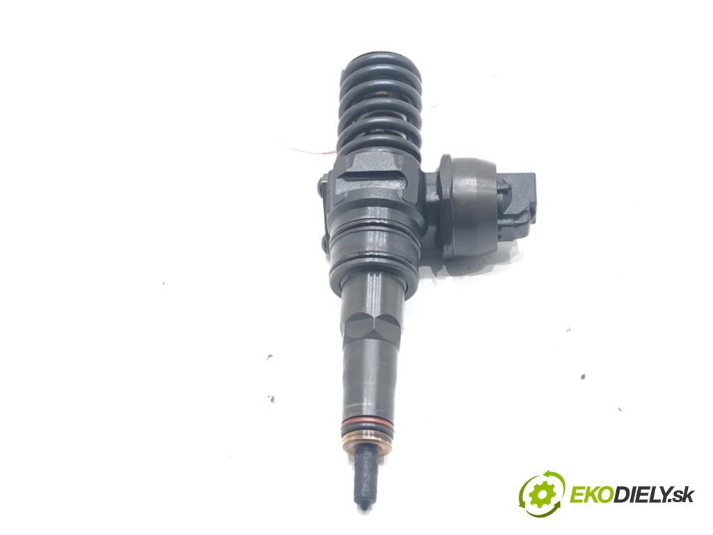 VW TOUAREG (7LA, 7L6, 7L7) 2002 - 2013    5.0 V10 TDI 230 kW [313 KM] olej napędowy 2002 - 2010  Vstrekovač 0414720220 (Vstrekovače)