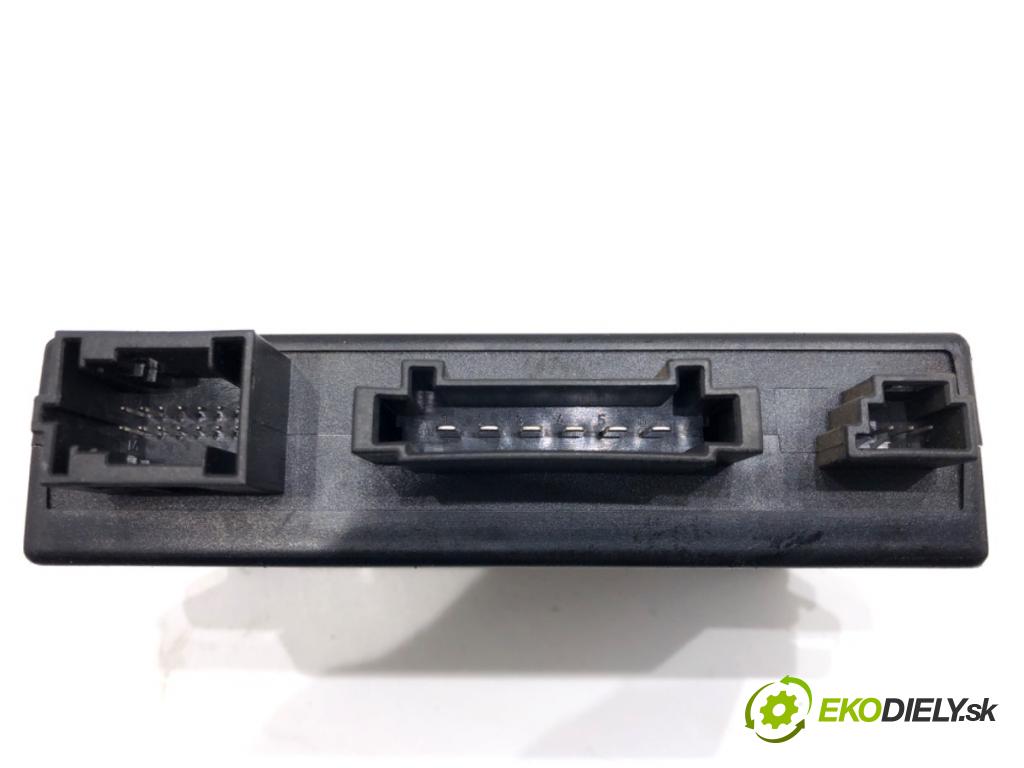 VW TOUAREG (7LA, 7L6, 7L7) 2002 - 2013    5.0 V10 TDI 230 kW [313 KM] olej napędowy 2002 - 2010  Modul ťažného oka 8E0907383A (Ostatné)