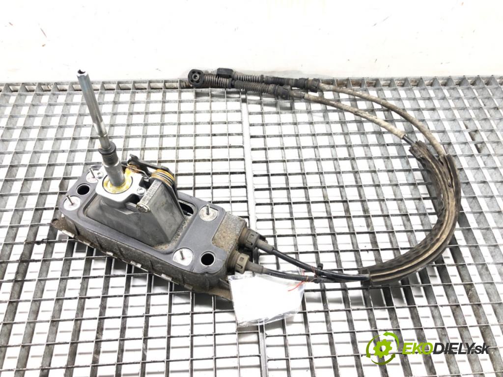 VW PASSAT B6 Variant (3C5) 2005 - 2011    1.9 TDI 77 kW [105 KM] olej napędowy 2005 - 2010  Kulisa 1K0711091A (Rýchlostné páky / kulisy)