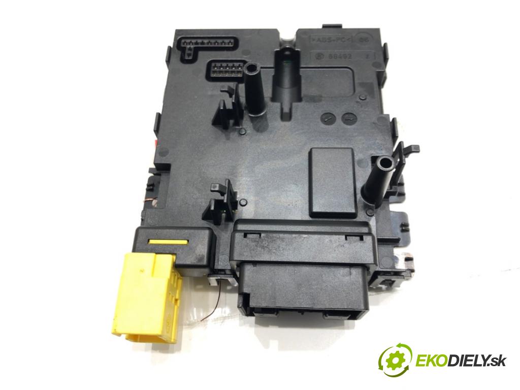 VW PASSAT B6 Variant (3C5) 2005 - 2011    1.9 TDI 77 kW [105 KM] olej napędowy 2005 - 2010  Modul uhlu uhlu 3C0953549A (Ostatné)