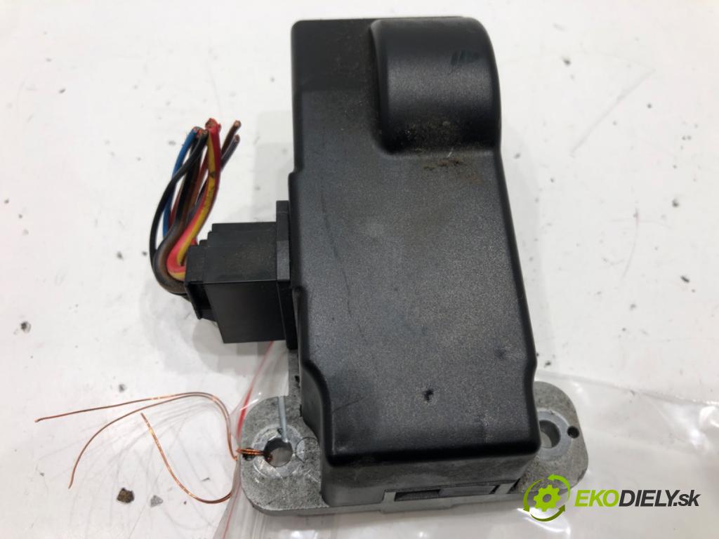 VW PASSAT B6 Variant (3C5) 2005 - 2011    1.9 TDI 77 kW [105 KM] olej napędowy 2005 - 2010  blokáda volantu 3C0905861F (Ostatné)