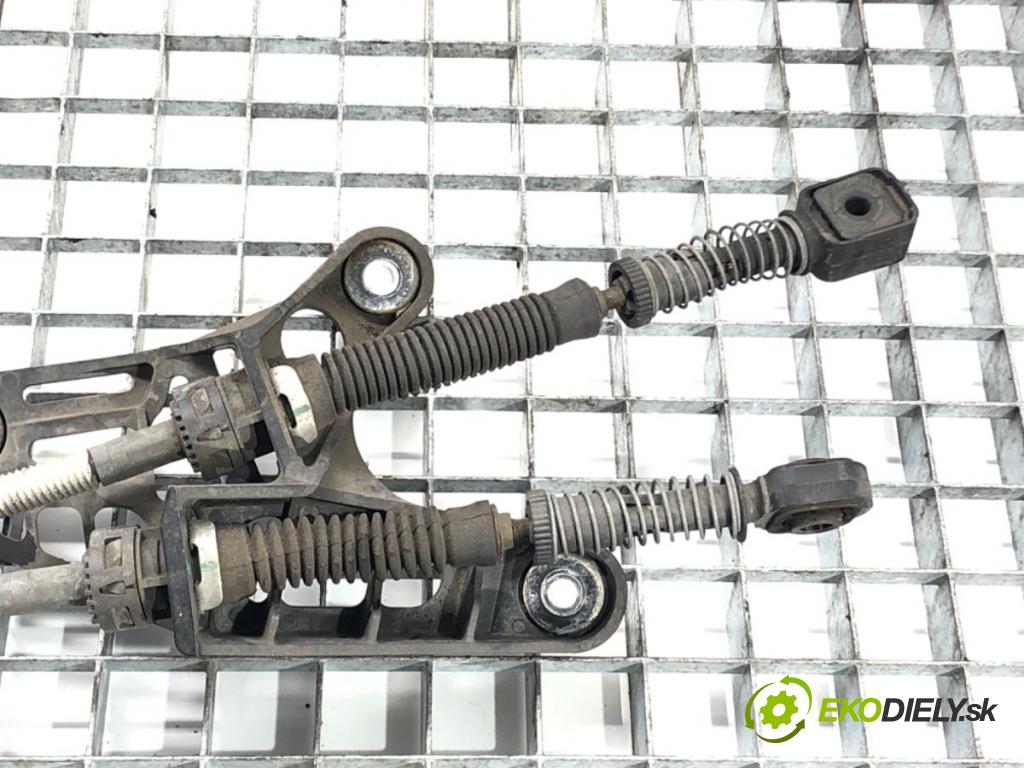 SEAT LEON (5F1) 2012 - 2022    1.6 TDI 77 kW [105 KM] olej napędowy 2012 - 2022  Kulisa 5Q0711049AP (Rýchlostné páky / kulisy)