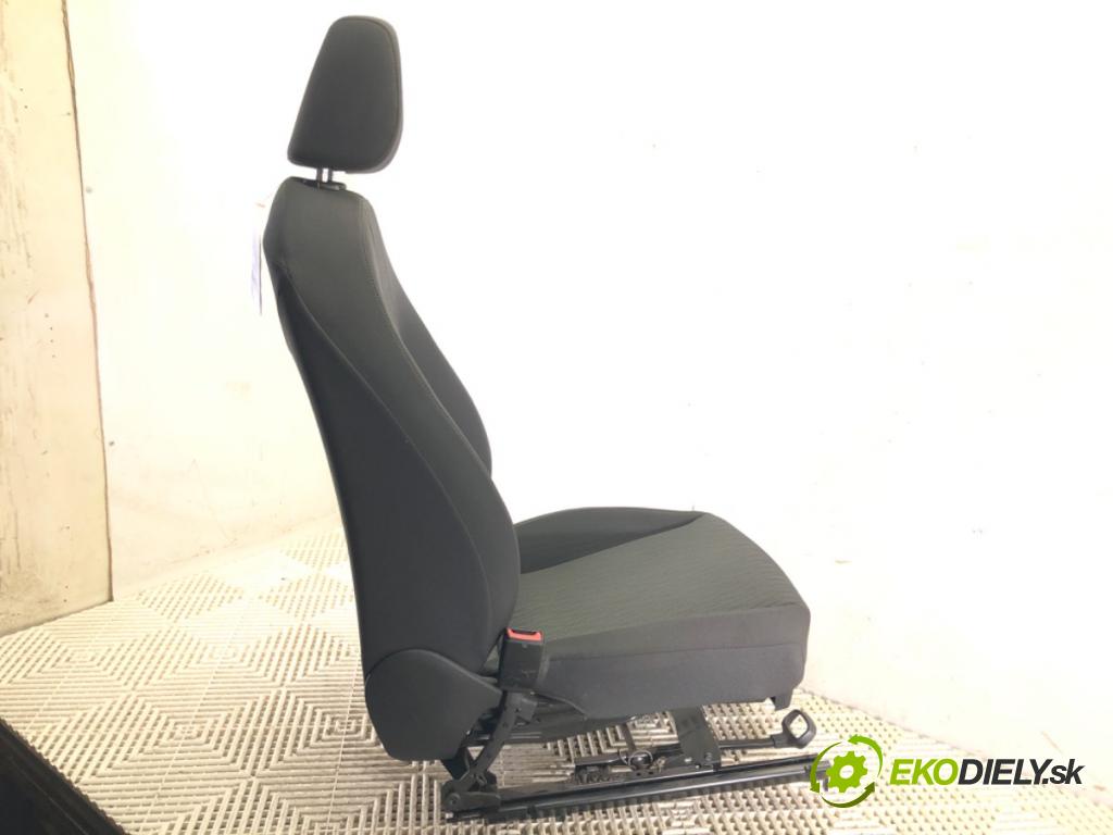 SEAT LEON (5F1) 2012 - 2022    1.6 TDI 77 kW [105 KM] olej napędowy 2012 - 2022  Sedadlo ľavy predný
