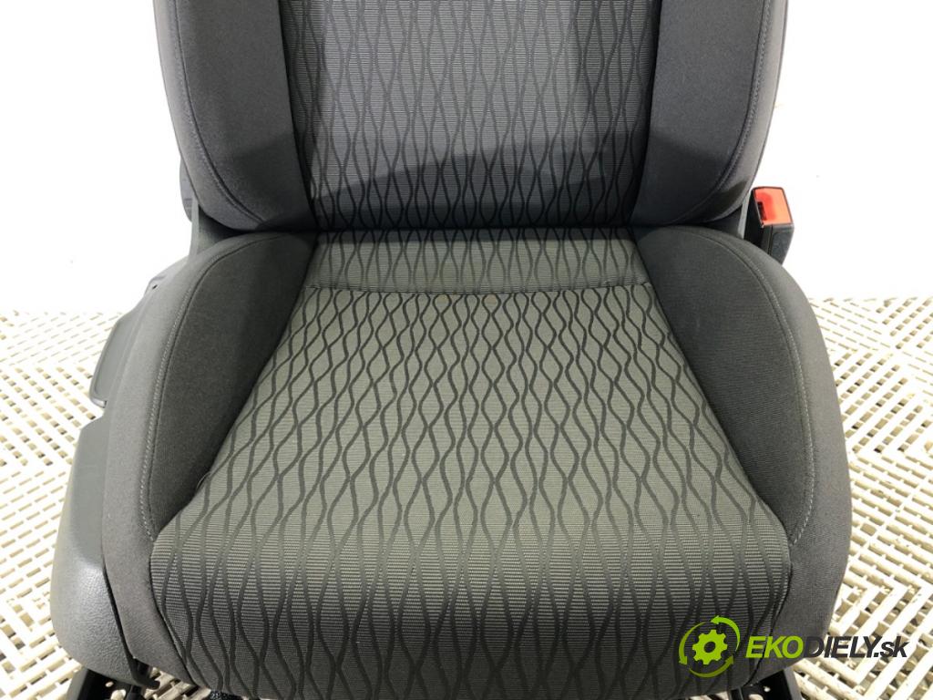 SEAT LEON (5F1) 2012 - 2022    1.6 TDI 77 kW [105 KM] olej napędowy 2012 - 2022  Sedadlo pravy predný