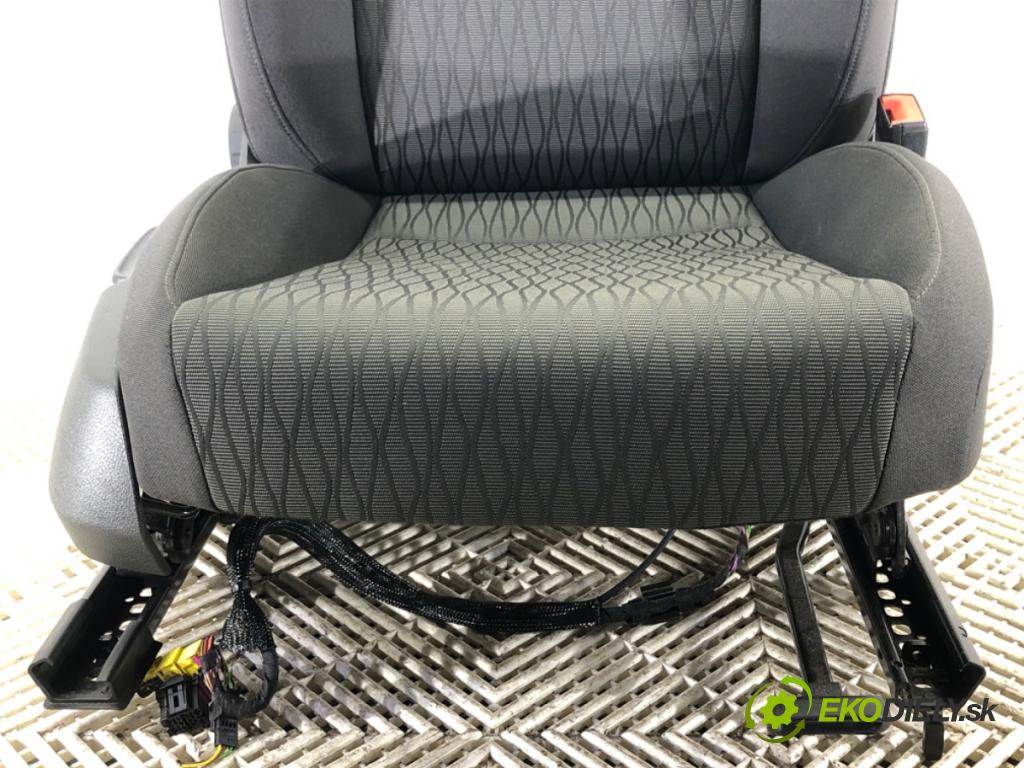 SEAT LEON (5F1) 2012 - 2022    1.6 TDI 77 kW [105 KM] olej napędowy 2012 - 2022  Sedadlo pravy predný