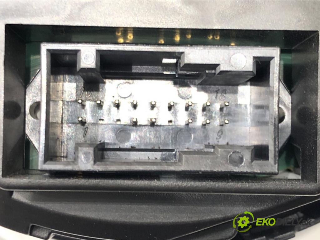 SEAT LEON (5F1) 2012 - 2022    1.6 TDI 77 kW [105 KM] olej napędowy 2012 - 2022  Prístrojovka 5F0920872A (Prístrojové dosky, displeje)
