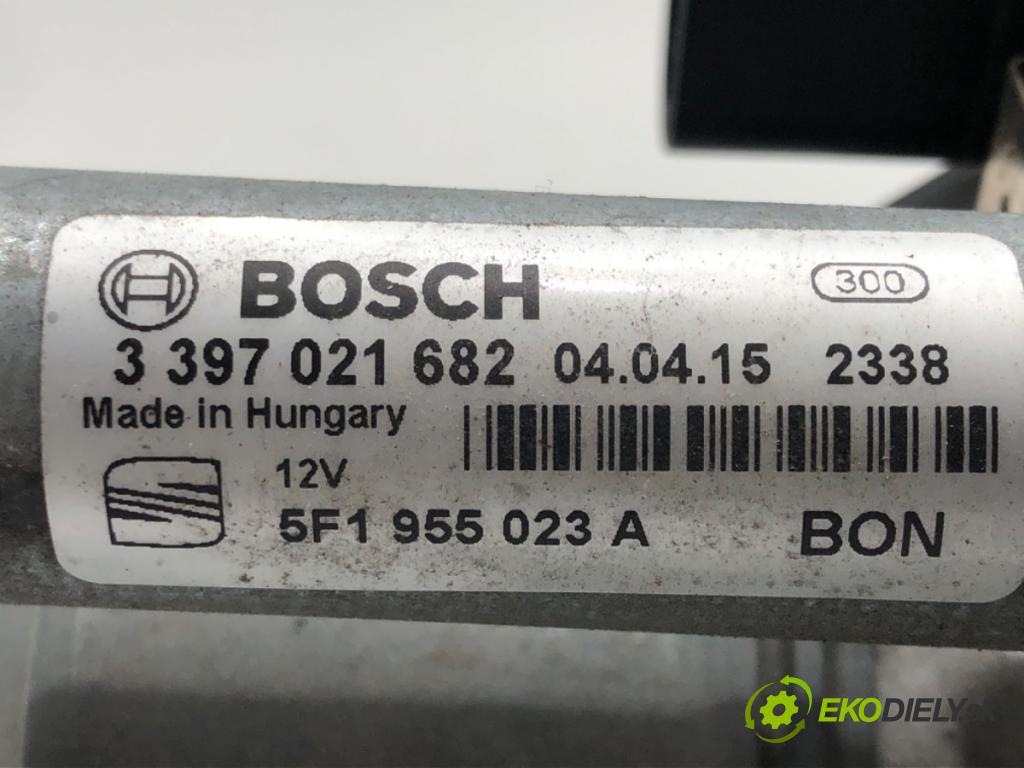 SEAT LEON (5F1) 2012 - 2022    1.6 TDI 77 kW [105 KM] olej napędowy 2012 - 2022  Mechanizmus stieračov predný 5F1955023A (Motorčeky stieračov predné)